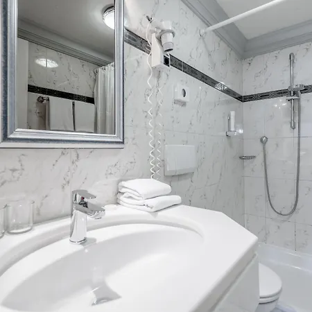 酒店 Altstadthotel Wolf-dietrich 4*