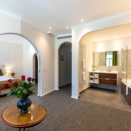 Altstadthotel Wolf-dietrich Hotel 4*