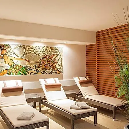 Altstadthotel Wolf-dietrich Hotel 4*