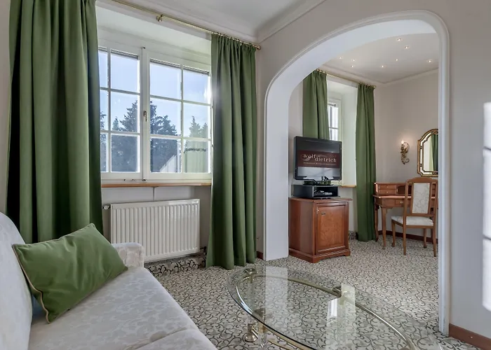 Altstadthotel Wolf-dietrich Hotel