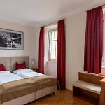 Altstadthotel Wolf-dietrich Hotell