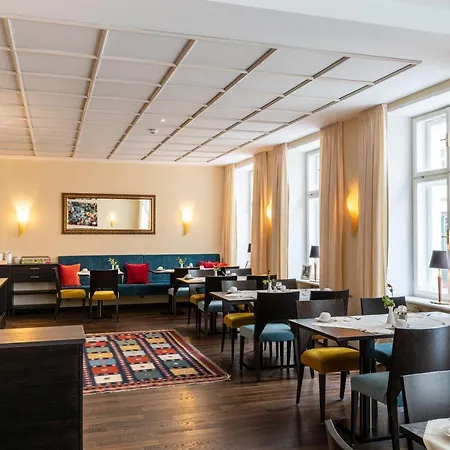 מלון Altstadthotel Wolf-dietrich 4*